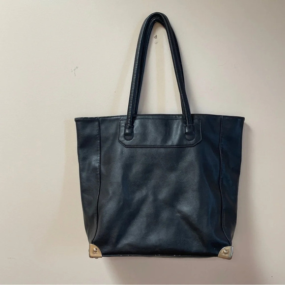 F21 black square tote bag with  metal corners - Picture 5 of 8